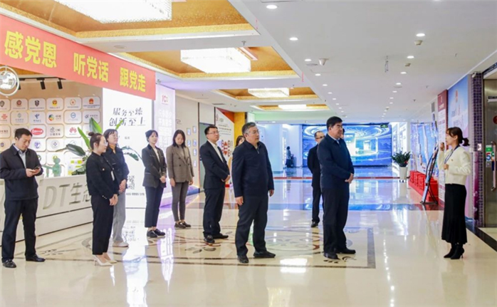 标题：自治区政协提案委员会分党组书记、主任杨蔚东一行莅临蒙云科技参观调研
浏览次数：3191
发表时间：2024-10-10